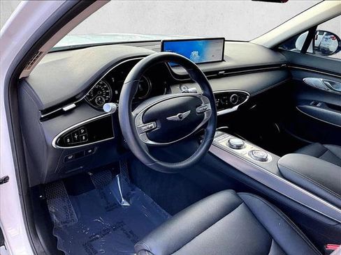 Used 2025 Genesis GV70 2.5T w/ Select Package image 11