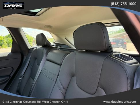 Used 2020 Volvo XC60 T5 Momentum w/ Protection Package Premier AWD/4WD image 17