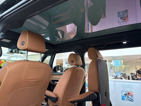 New 2025 Volkswagen ID. Buzz Pro S Plus image 18