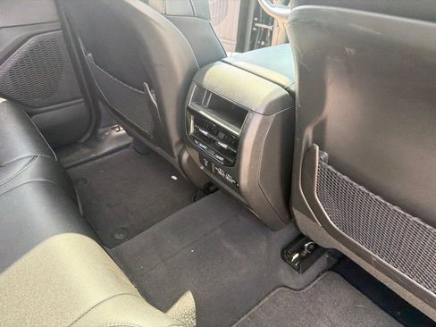 Used 2023 Jeep Grand Cherokee Limited w/ Black Appearance Package AWD/4WD image 31