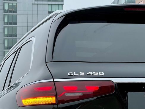 Certified 2026 Mercedes-Benz GLS 450 4MATIC image 10