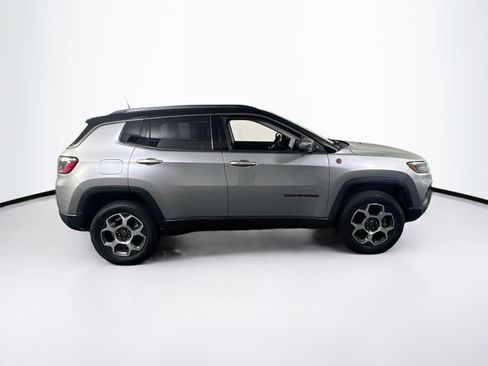 Used 2022 Jeep Compass Trailhawk image 4