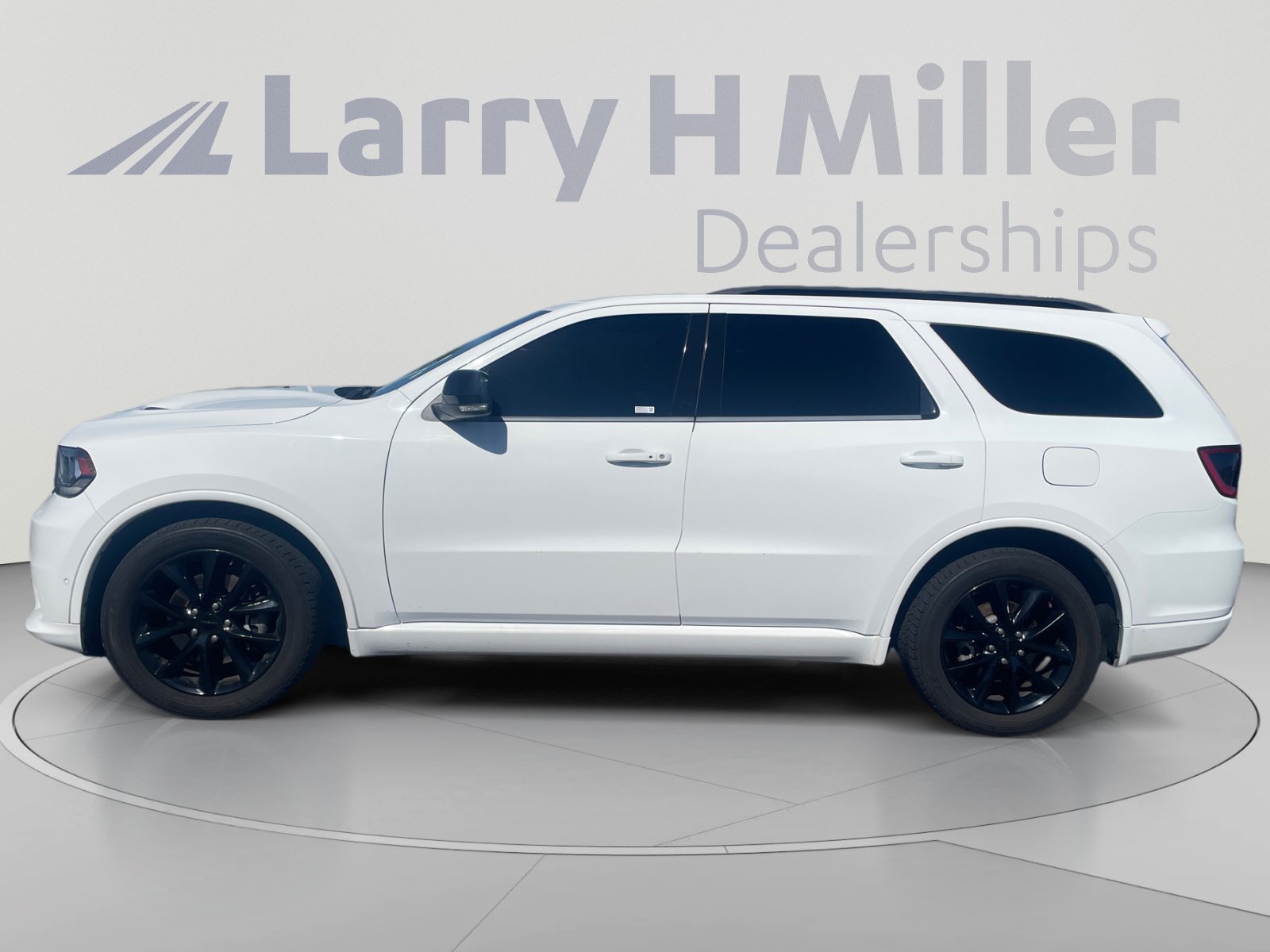 Used 2018 Dodge Durango R/T w/ Blacktop Package RWD image 2