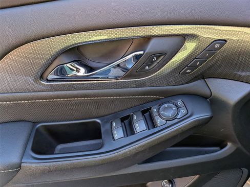 Used 2023 Chevrolet Traverse Premier w/ Redline Edition image 12