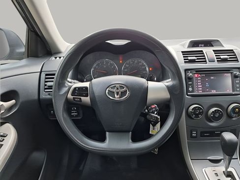 Used 2013 Toyota Corolla S image 24