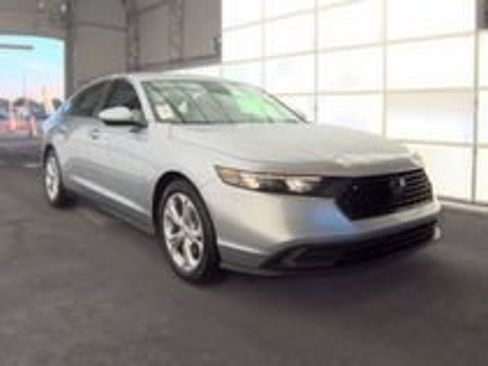 Used 2025 Honda Accord LX image 18