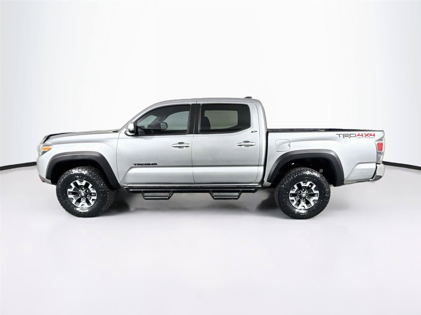 Certified 2023 Toyota Tacoma TRD Off-Road AWD/4WD image 12