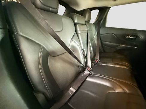 Used 2019 Jeep Cherokee Limited AWD/4WD image 26