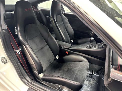 Used 2016 Porsche 911 Carrera GTS RWD image 28