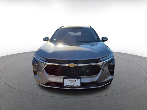 Used 2025 Chevrolet Trax LT image 4