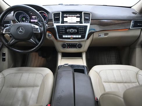 Used 2016 Mercedes-Benz GL 320 BlueTEC 4MATIC w/ Premium I Package image 23