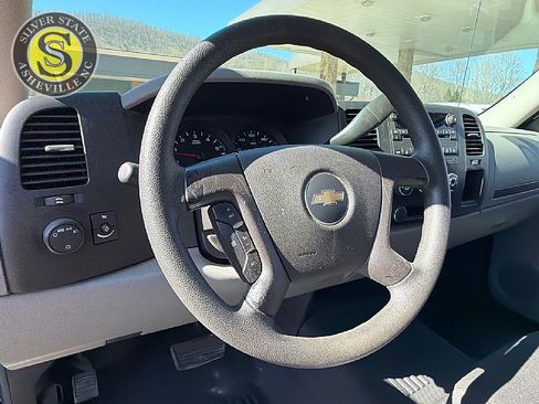 Used 2007 Chevrolet Silverado 1500 W/T w/ Towing Package image 17