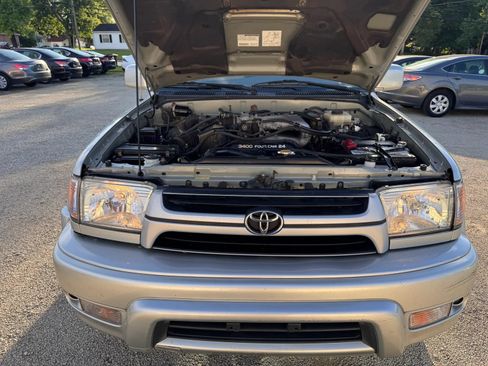 Used 2001 Toyota 4Runner SR5 AWD/4WD image 30