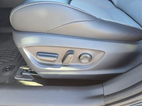 Used 2020 Toyota Corolla XSE image 16