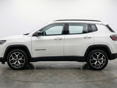 Used 2025 Jeep Compass Limited image 5