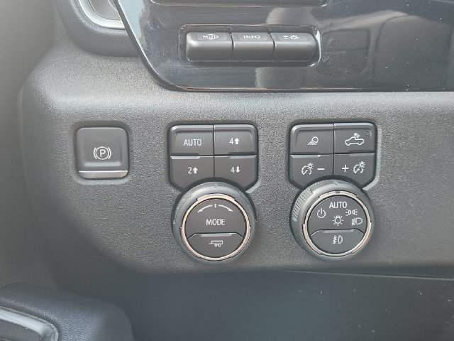 Used 2024 Chevrolet Silverado 2500 High Country w/ Technology Package AWD/4WD image 24