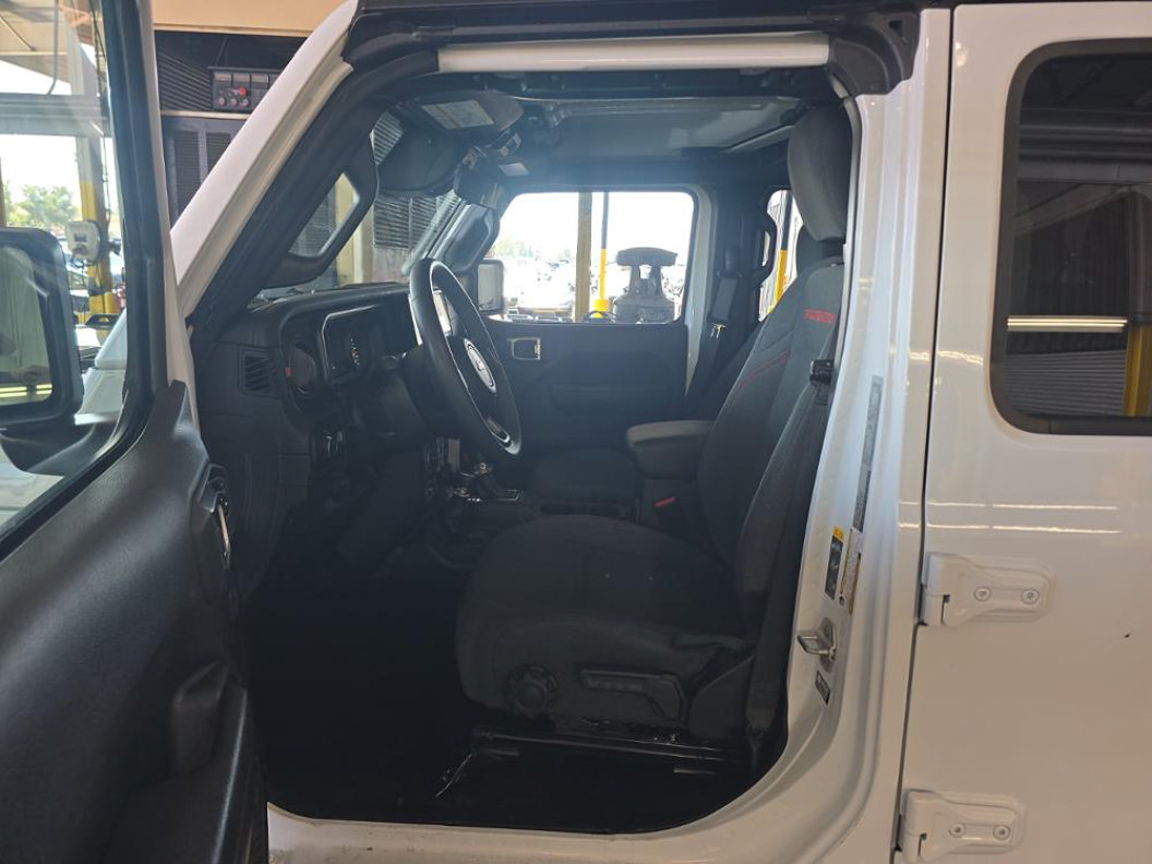Used 2026 Jeep Gladiator Rubicon AWD/4WD image 5