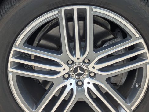 Used 2024 Mercedes-Benz GLS 450 4MATIC image 10