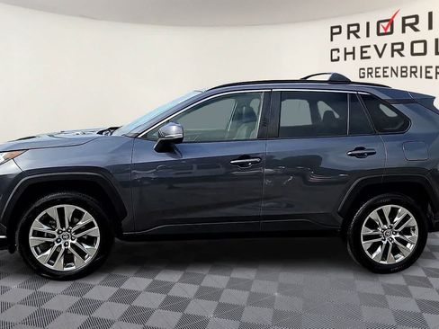 Used 2019 Toyota RAV4 XLE Premium w/ Cold Weather Package AWD/4WD image 5
