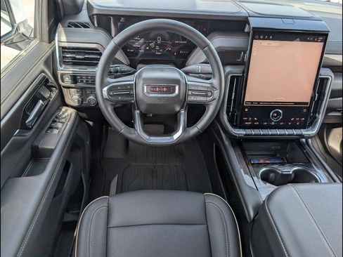 Used 2026 GMC Yukon Elevation image 9