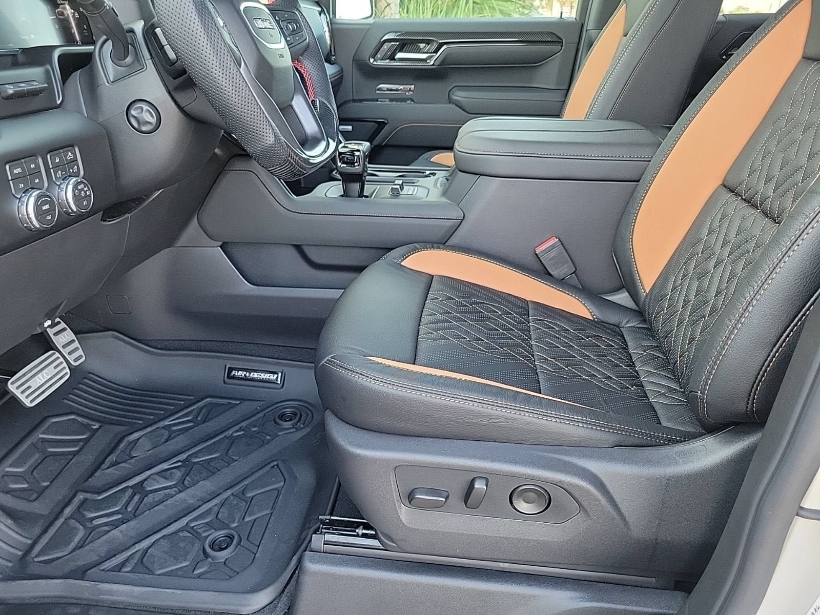 New 2026 GMC Sierra 1500 AT4 w/ Technology Package AWD/4WD image 12