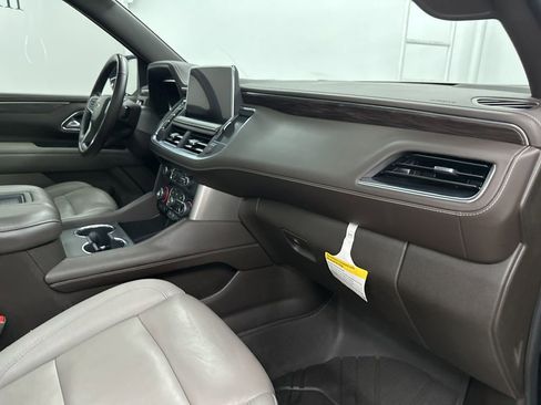 Used 2023 Chevrolet Tahoe Z71 w/ Luxury Package AWD/4WD image 27