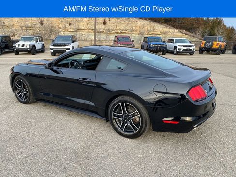 Used 2016 Ford Mustang Coupe image 4