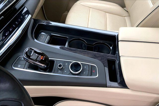 Used 2021 Cadillac Escalade Premium Luxury AWD/4WD image 17