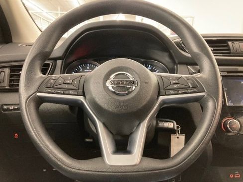 Used 2019 Nissan Rogue Sport S image 22