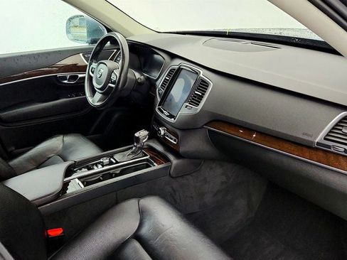 Used 2019 Volvo XC90 T6 Momentum w/ Protection Package Premier AWD/4WD image 25