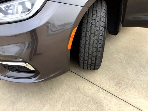 Used 2022 Chrysler Pacifica Touring-L image 53