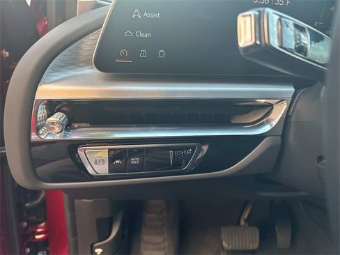 New 2025 Cadillac Lyriq Luxury image 25