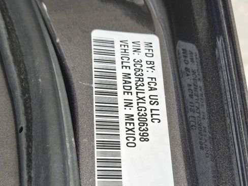 Used 2020 RAM 3500 Laramie w/ Night Edition image 44