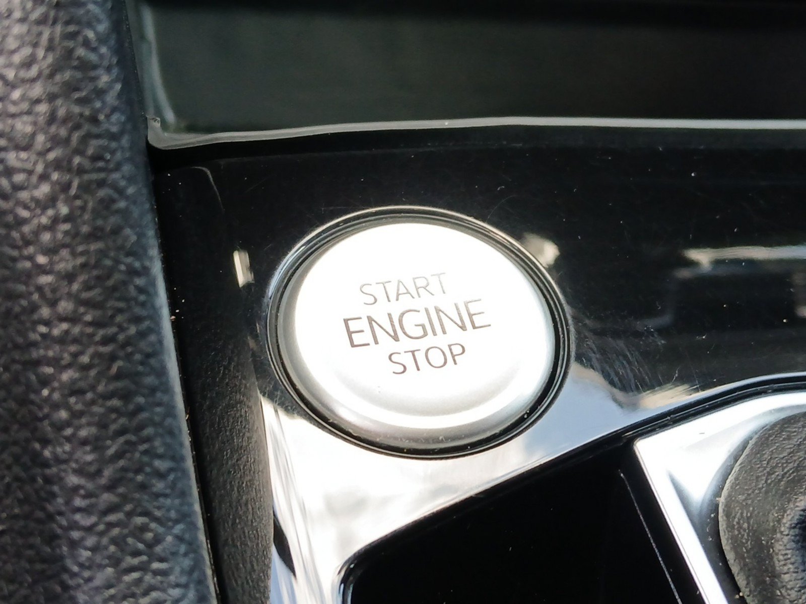 Certified 2023 Volkswagen Taos SEL AWD/4WD image 16
