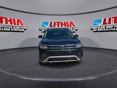 Used 2022 Volkswagen Atlas SE w/ Black Wheel Package