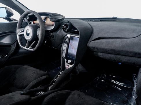 Used 2024 McLaren 750S Spider image 35