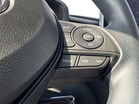 Used 2021 Toyota Corolla LE FWD image 23