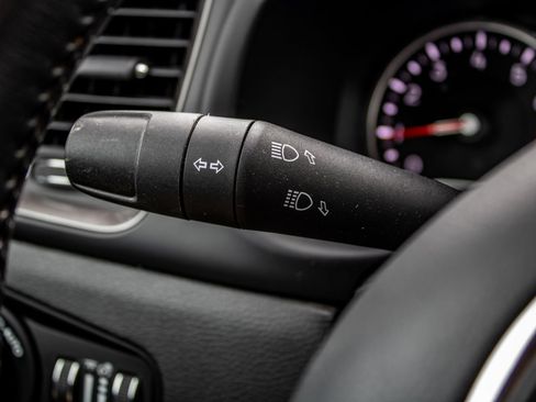 Used 2023 Jeep Renegade Limited image 26