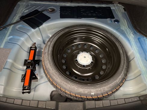 Used 2025 Nissan Sentra SV image 29