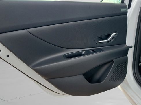 New 2026 Hyundai Elantra SE image 8