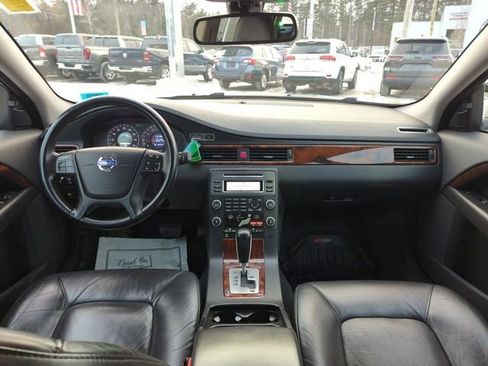 Used 2010 Volvo V70 image 14