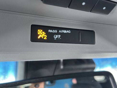 Used 2020 GMC Yukon Denali image 9