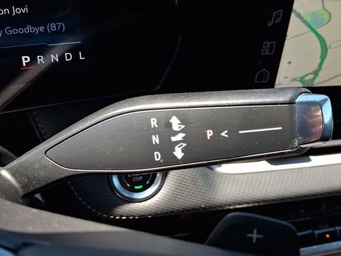 Used 2025 Chevrolet Equinox LT AWD/4WD image 14
