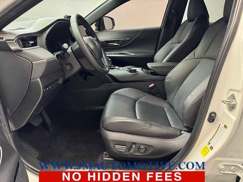 Used 2024 Toyota Venza Nightshade image 12