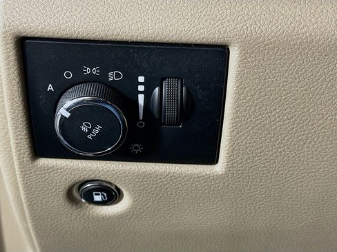Used 2020 Jeep Grand Cherokee Limited RWD image 17