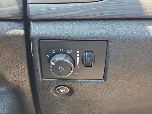 Used 2019 Jeep Grand Cherokee Altitude AWD/4WD image 26