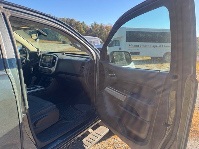 Used 2015 Chevrolet Colorado LT w/ LT Convenience Package AWD/4WD image 12