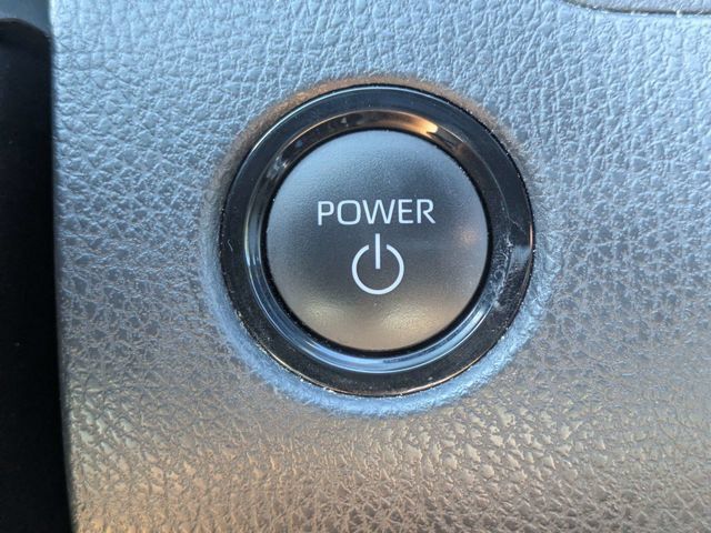 Used 2025 Toyota Camry SE FWD image 31