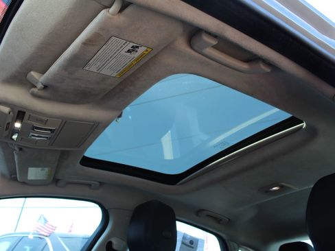 Used 2020 Jaguar XF Premium image 16