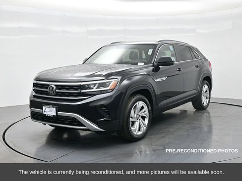 Used 2020 Volkswagen Atlas Cross Sport SEL image 2